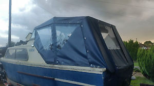 cabin cruiser boat