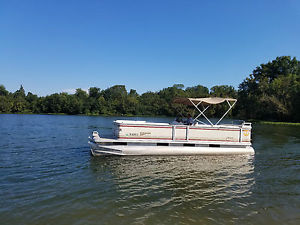 2004 Crest Pontoon Boat 115 HP Mercury 4 stroke w/ Trailer 430 hours NO RESERVE