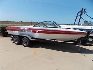 1997 PRO AM SKIER V8 SKI BOAT