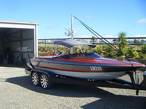 ski boat