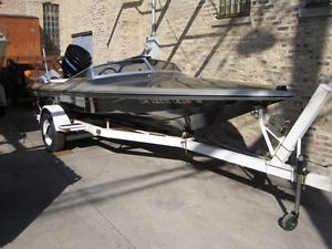 1979 Checkmate Racing Boat