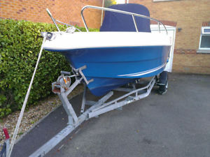 Fishing Power Boat Quicksilver 550 Commander