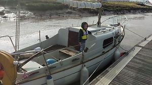 CINDER 22ft SAILING YACHT, Roller Boom, Needs tidying