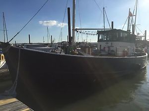 houseboat
