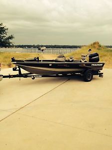2000 Bass Tracker