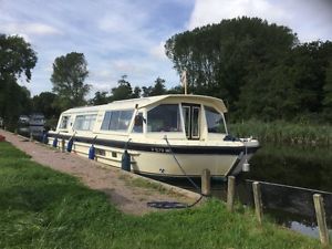 live aboard house boat holiday cruiser bounty Buccaneers MK3 37ft boat luxury