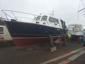 Channel Island 32 boat twin turbo diesels