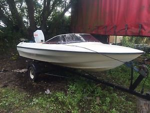 Dateline Pago classic speedboat powerboat.Suzuki 40HP  engine + trailer..SWAP/PX