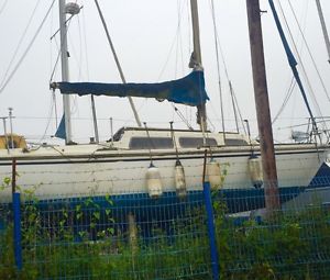 jaguar 27 fin keel sailing boat