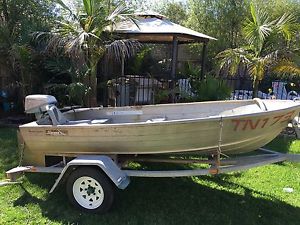 11' Aluminium Boat/Tinny, easytow trailer & 7.5hp motor + extras