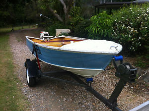SAVAGE ALLUMINIUM TINNY WITH WADE TRAILER AND JOHNSON 9.9 OUTBOARD