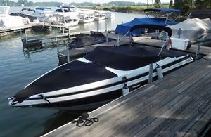 2006 larson 268 lxi with low 131 hours, Bowrider, Bimini top, covers & extras!