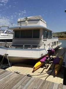 44'x14' houseboat