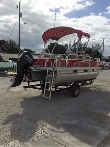 2016 Tracker Marine Bass Buggy 18 DLX