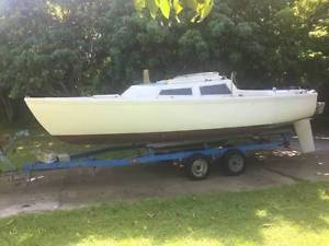 1981 Catalina 22 sailboat project w/trailer