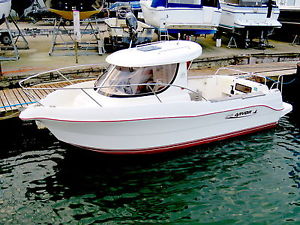 2007 Arvor 215 sports fisher. Pilothouse.  Turbo diesel.