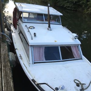 Coronet 21 boat