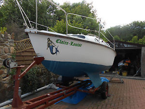 Leisure 17 Yacht