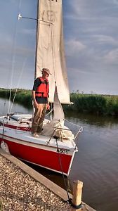 Challenger Micro 18 foot trailor sailor yacht