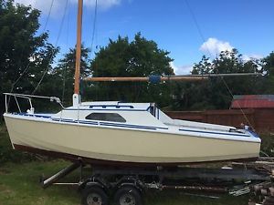 sail boat 20 foot and tandem trailer