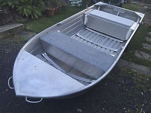 Quintrex 315 Traveller Car Topper Tinny Aluminium Boat in excellent condition
