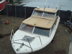 BAYLINER 2550 SARATOGA -TWIN PERKINS 4/108 ON TWIN OUTDRIVES-HULL /GEL COAT ORIG