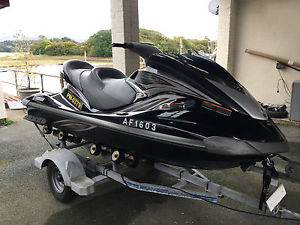 Yamaha Wave Runner FX Cruiser HO 2006 - Bramber Roller Trailer & Cover.