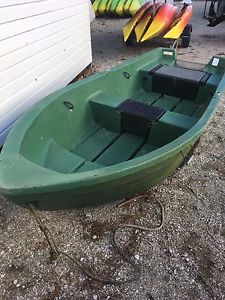 Pioneer 13 fishing/family day boat
