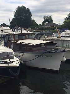 River Cruiser - Boat - 25' x 7'6" - Steel Hull - Circa 1970 - Moored on Thames