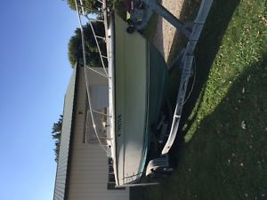1981 Robalo 2320