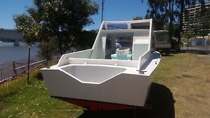 Bondwood Half Cabin Boat