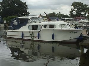 Freeman 26 Motor Boat Cruiser Perkins Diesels. Beautiful.