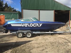 power boat/speedboat/trailer/twin axel/boat/engine/inboard/merucry/350mag/