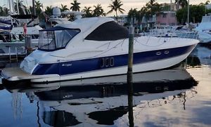 2005 Cruisers Yachts 520 Express
