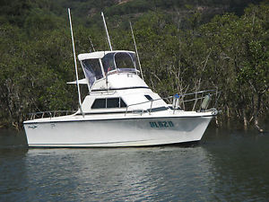 SAVAGE SPORTS FISHER 26' TWIN SHAFT DRIVE ENGINES