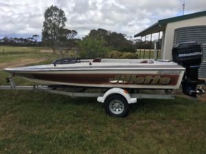 Camero Nordic ski boat