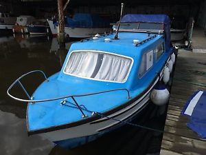 Ensign 23ft Boat