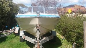 17ft fibreglass boat