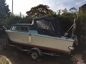 19ft Relcraft Motor Boat with cabin