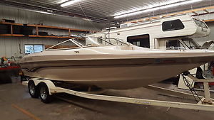 1999 Larson 226LXI