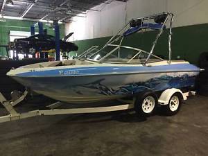 2001 Bayliner 215