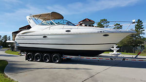 2003 Cruisers Yachts 3275