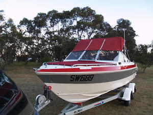 HAINES HUNTER 530 BR18 FOOTER ONE OWNER 2000 MODEL