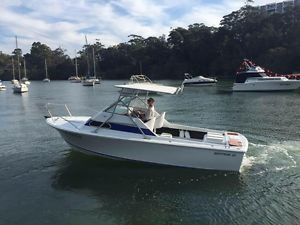 Bertram 20 V8 Mercruiser Bravo1