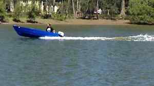 3.4 metre (11foot) Tinny with 7.5HP Honda motor & Trailer