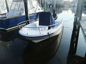 2004 Boston Whaler DAUNTLESS