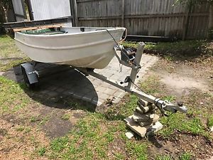 12ft tinny and Trailer with rego selling quick and cheap.