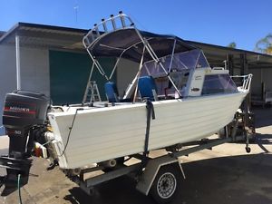 Stacer Sea Ray 525 Fishing and Cruising Boat