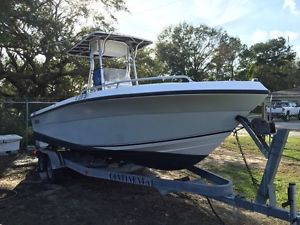 2003 Angler Boat 220F