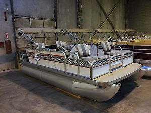 2015 16' Pontoon Boat